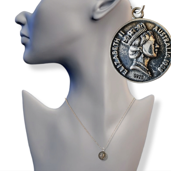 VINTAGE STYLE QUEEN Elizabeth II Silver Coin Necklace - Picture 1 of 6